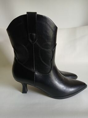 Universal Thread Black Pointed Toe Kitten Heel Western Boots Sz9.5M